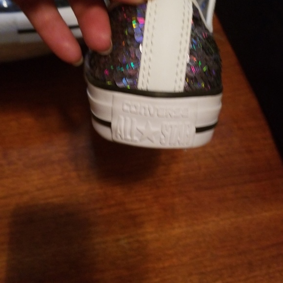 Converse - Picture 2 of 2